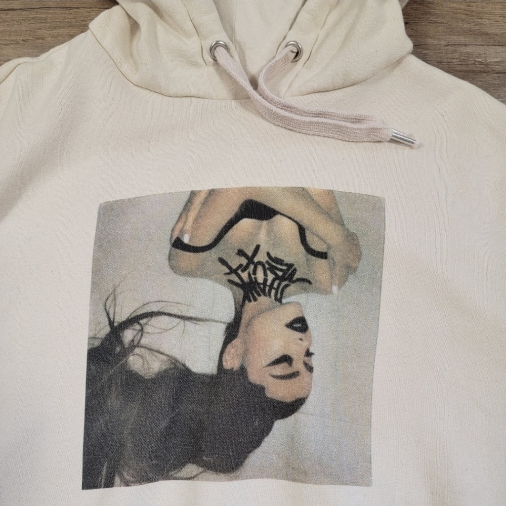 Ariana Grande Divided H&M Crop Hoodie Size Small 2019 Concert Tour Cream